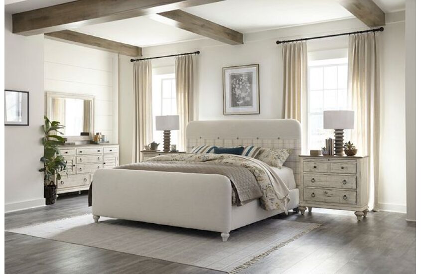MARGO QUEEN BED W/MATCHING FOOTBOARD PACKAGE Room