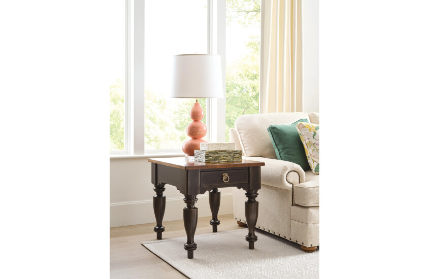 KITRIDGE END TABLE - BLACK Room